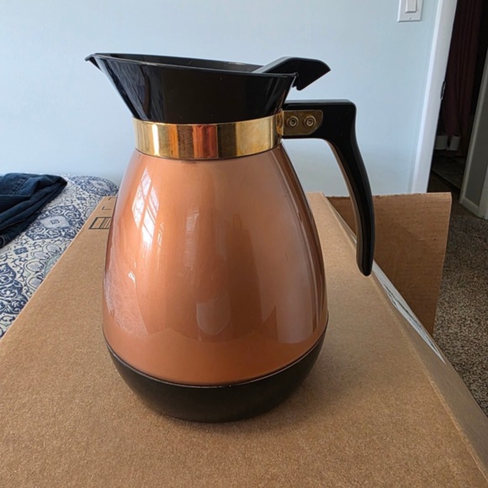 Thermo-Serv Insulated Coffee Carafe Pitcher Copper Black Service Ideas Vintage‎